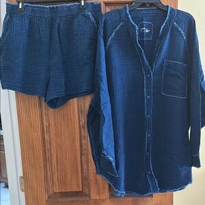 Aerie Blue Button-Up Shirt and Shorts Set Size XL